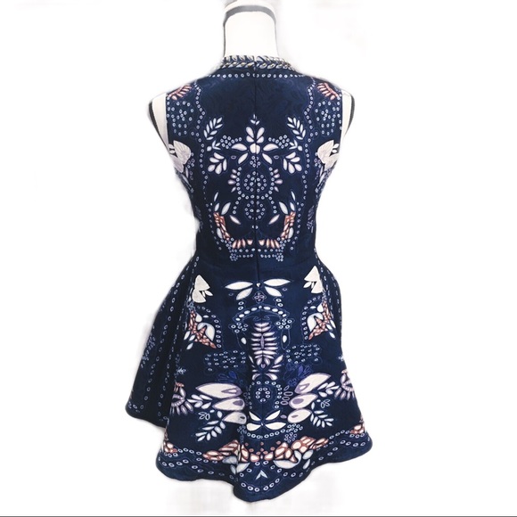 Stunning blue printed beaded dress - Picture 3 of 6